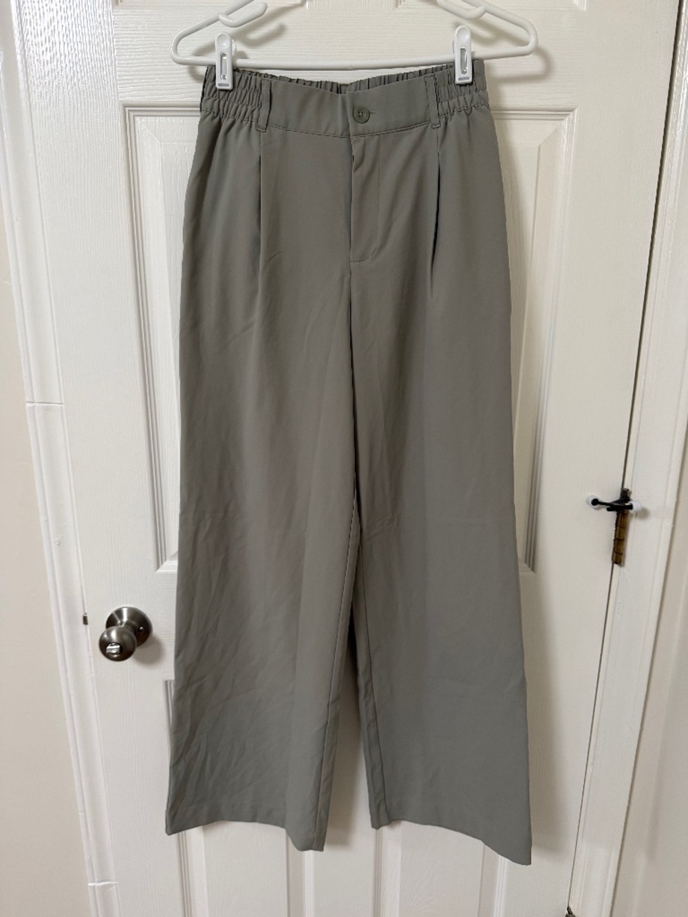 BEYOND YOGA Status Wide Leg Trouser 31" in Sage Green Size XS